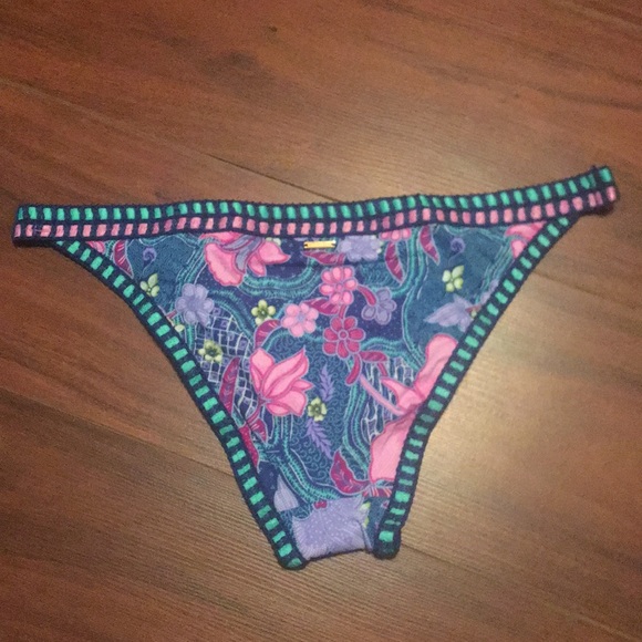 Swim suit bottom - Picture 2 of 4
